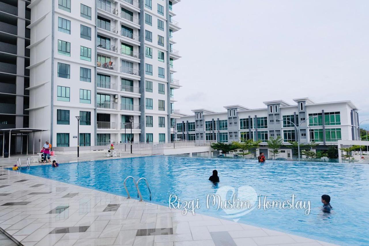Rizqi Muslim Homestay Meru Casa Kayangan 이포 외부 사진