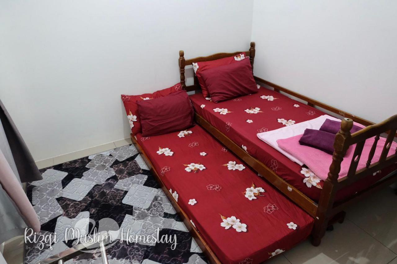 Rizqi Muslim Homestay Meru Casa Kayangan 이포 외부 사진